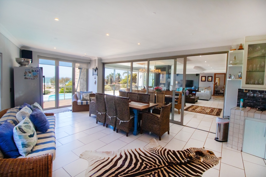 4 Bedroom Property for Sale in C Place Eastern Cape